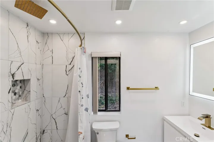 965 Sandalwood Drive, Lake Arrowhead, California 92352