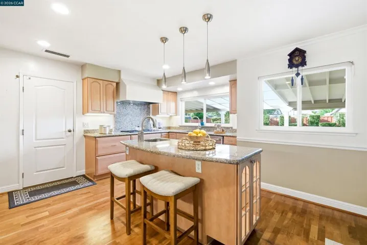 5181 Greenmeadow Dr, Concord, California 94521
