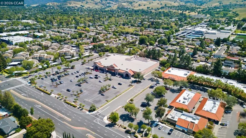 5181 Greenmeadow Dr, Concord, California 94521