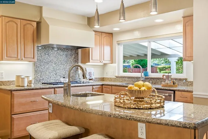 5181 Greenmeadow Dr, Concord, California 94521