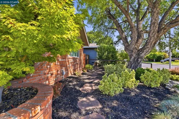 5181 Greenmeadow Dr, Concord, California 94521