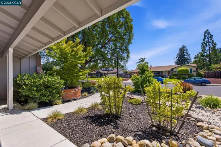 5181 Greenmeadow Dr, Concord, California 94521