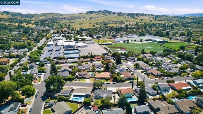 5181 Greenmeadow Dr, Concord, California 94521