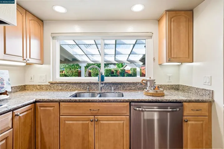 5181 Greenmeadow Dr, Concord, California 94521