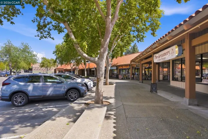 5181 Greenmeadow Dr, Concord, California 94521