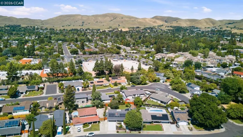 5181 Greenmeadow Dr, Concord, California 94521
