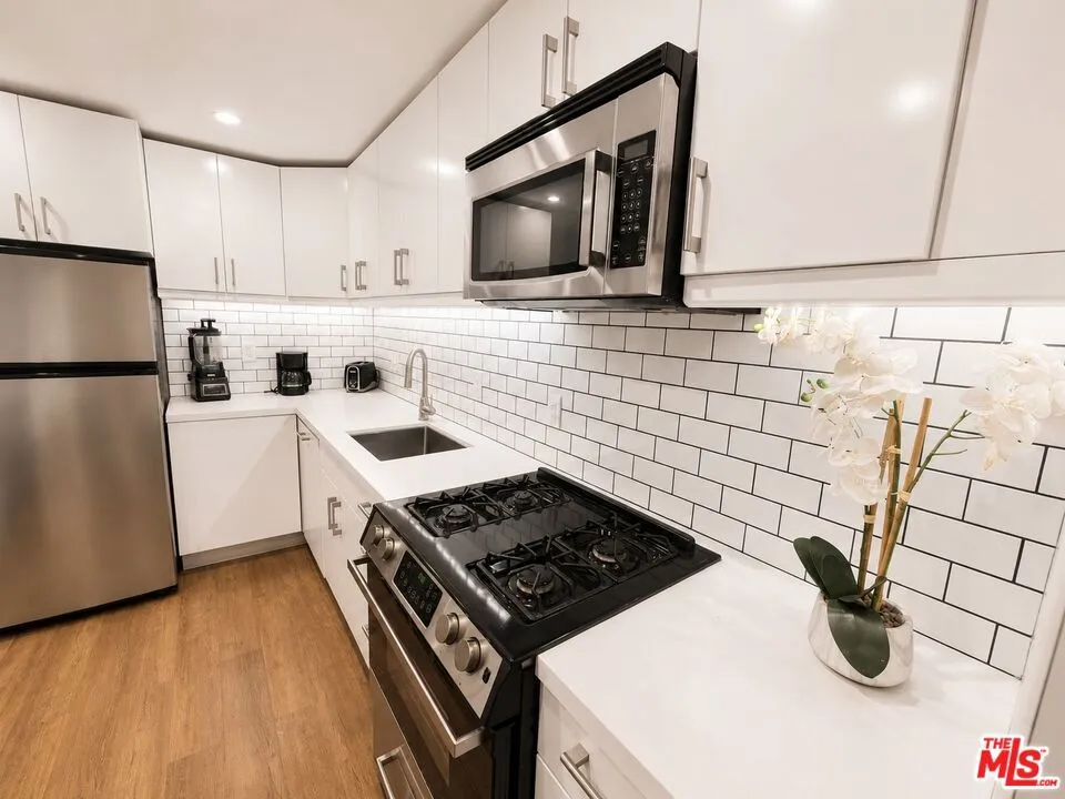 10 27th Avenue 10a, Venice, California 90291 — photo 4