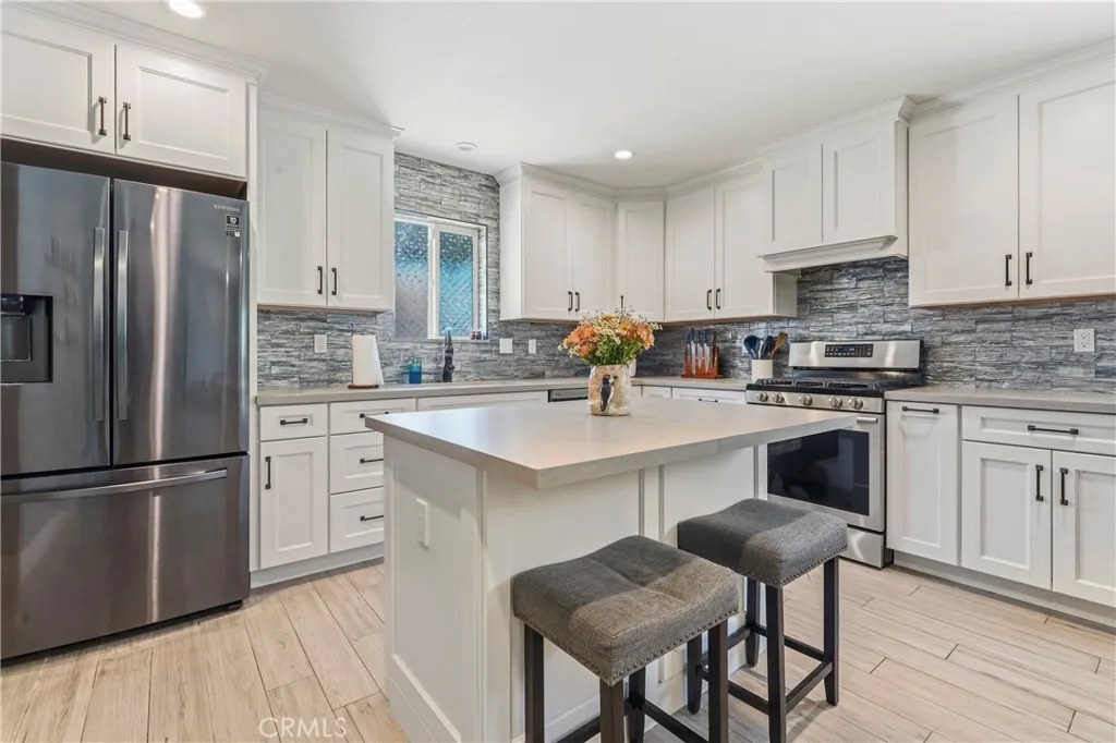 ADU - Kitchen and Island Breakfast Bar