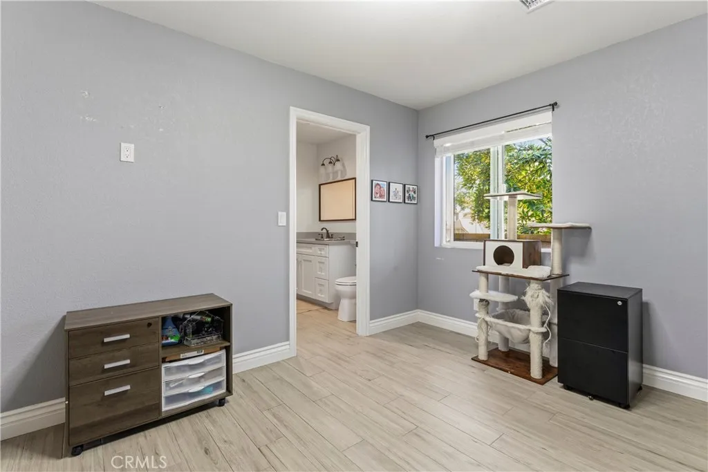 ADU -2nd Bedroom - Jacl and Jill Style
