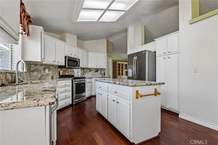 1601 Ailanthus, Hemet, California 92545