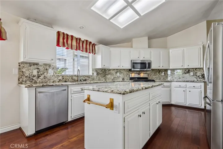 1601 Ailanthus, Hemet, California 92545