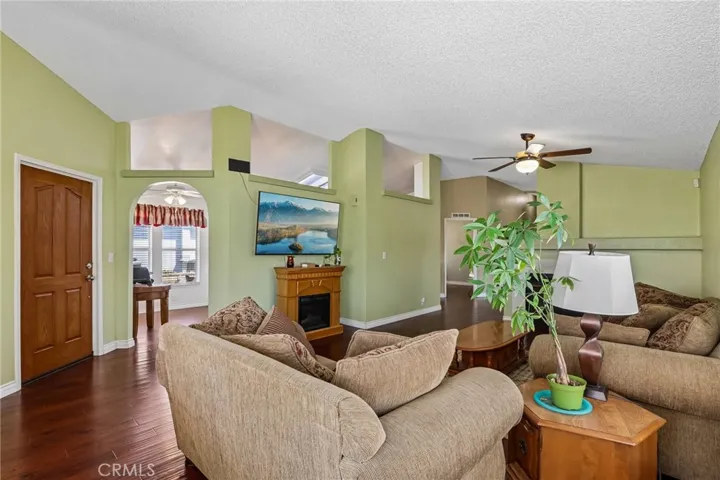 1601 Ailanthus, Hemet, California 92545