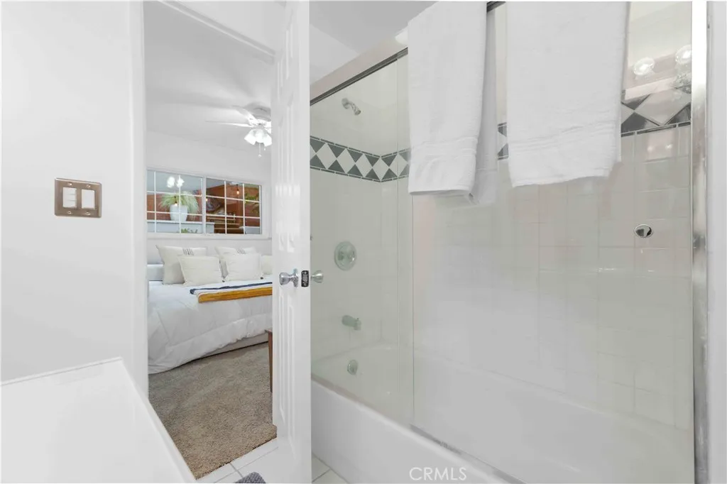 Jack and Jill bathroom at 4772 Excelente Drive.
