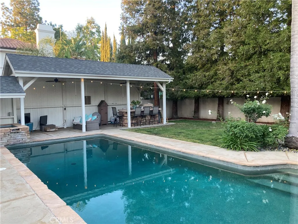 Pool Twlight