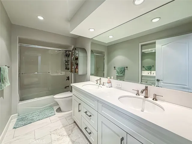 Junior primary bath