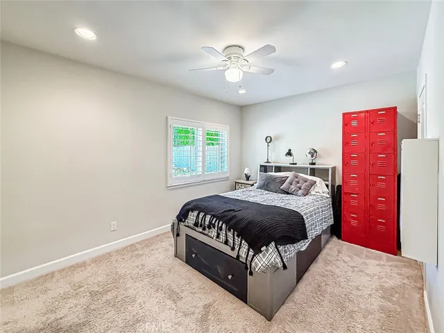 23433 Hatteras, Woodland Hills, California 91367