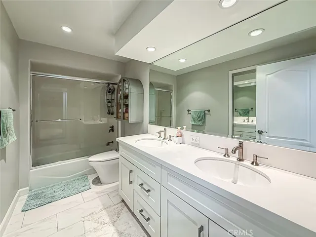 Junior primary bath