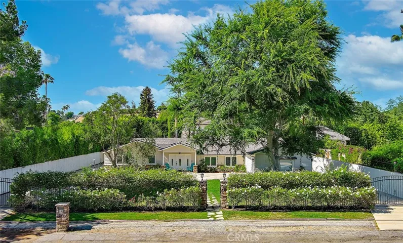 Private & Gated Front