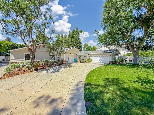 23433 Hatteras, Woodland Hills, California 91367