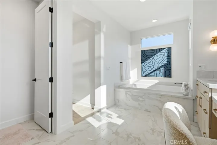 Upstairs Primary Bathroom