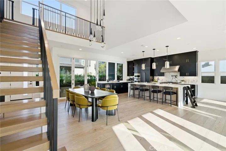 Open Concept Floor Plan with Vaulted Ceilings