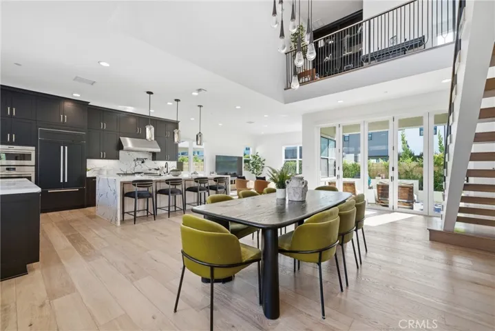 Open Concept Floor Plan with Vaulted Ceilings