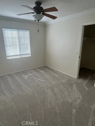 1 bdrm with walk in closet