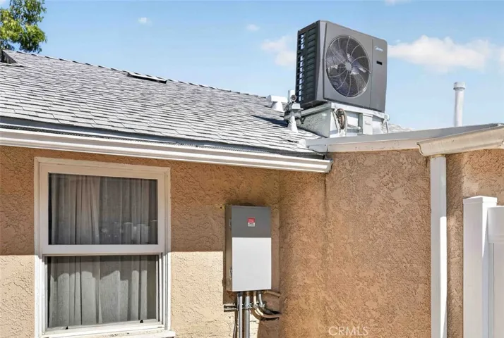 8007 Louise, Northridge, California 91325