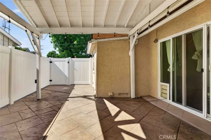 8007 Louise, Northridge, California 91325