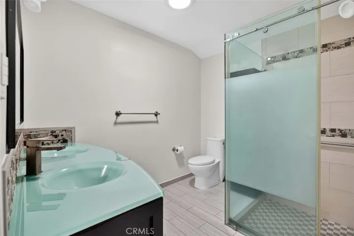 8007 Louise, Northridge, California 91325