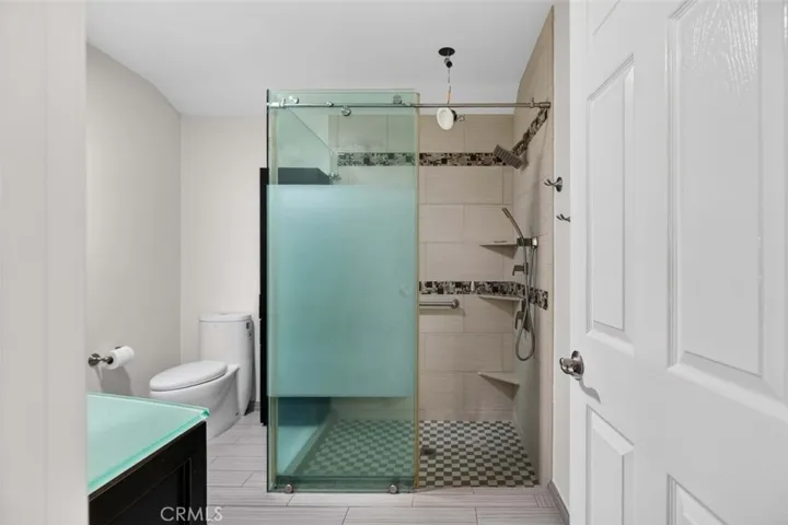 8007 Louise, Northridge, California 91325