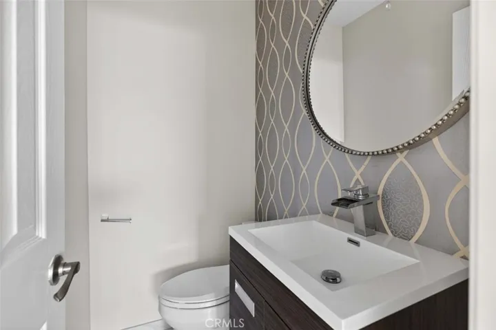 8007 Louise, Northridge, California 91325