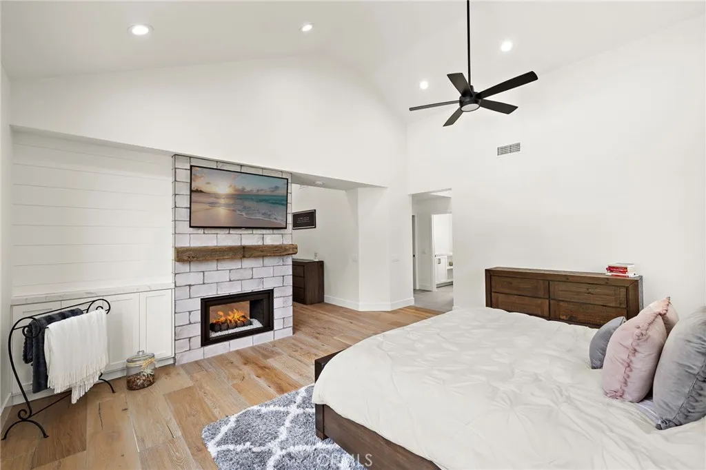 Dual sided fireplace in upstairs primary suite