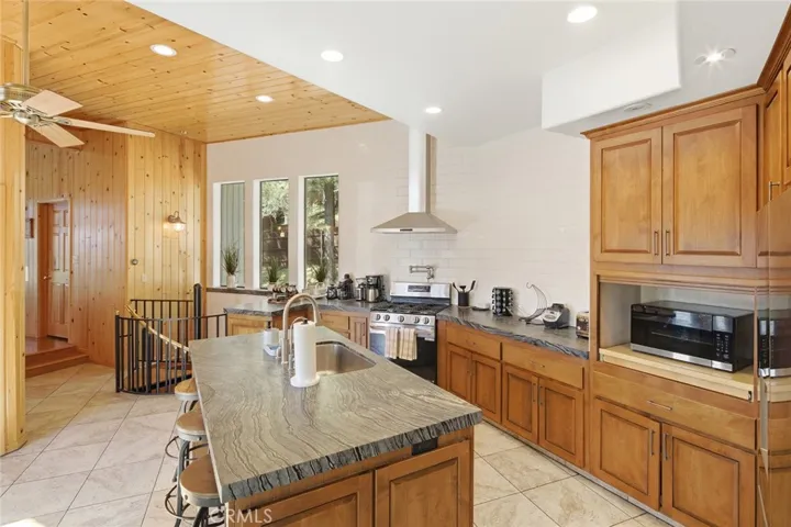 43686 Colusa Drive, Big Bear Lake, California 92315