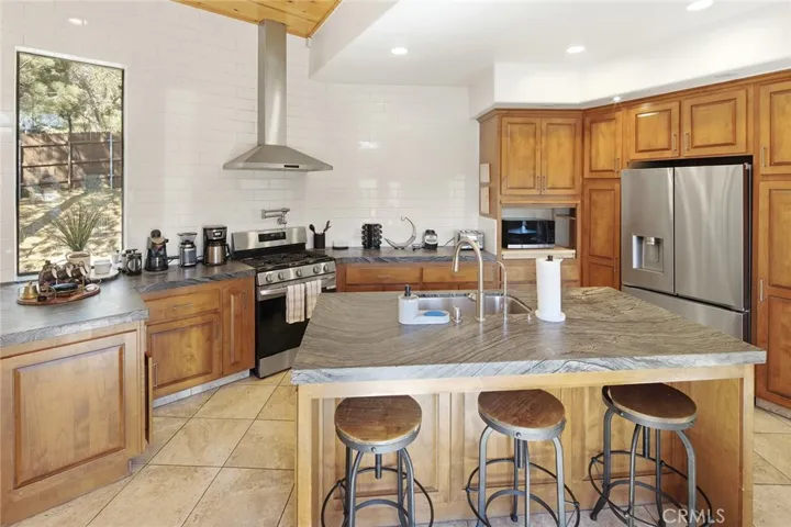 43686 Colusa Drive, Big Bear Lake, California 92315