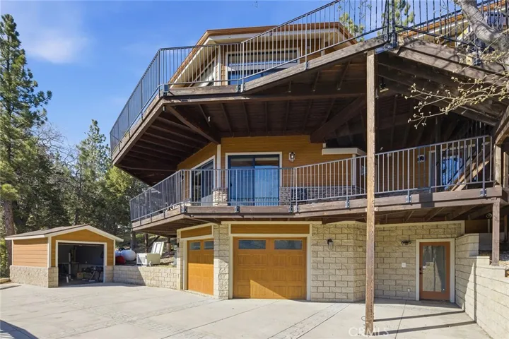 43686 Colusa Drive, Big Bear Lake, California 92315