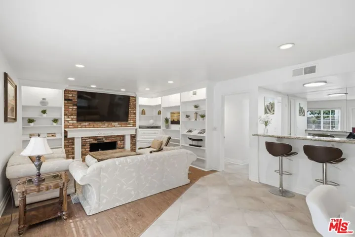 8972 Sailport Drive, Huntington Beach, California 92646