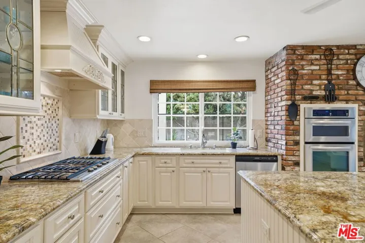 8972 Sailport Drive, Huntington Beach, California 92646
