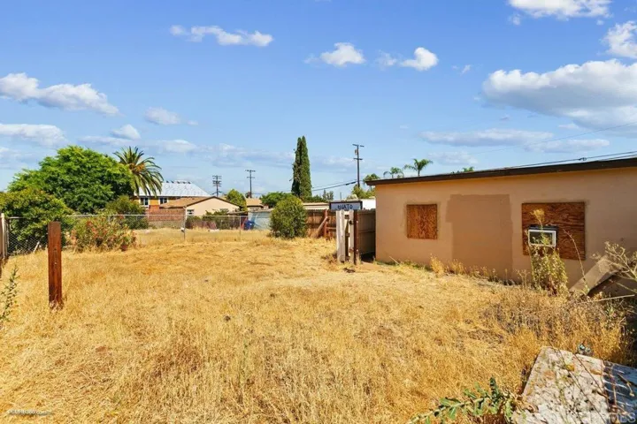 1256 N 1st Street, El Cajon, California 92021