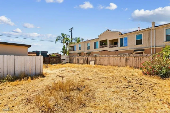 1256 N 1st Street, El Cajon, California 92021