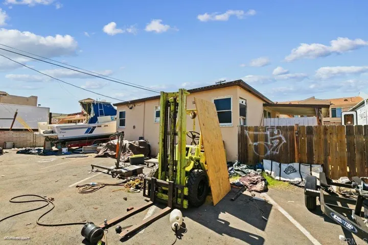 1256 N 1st Street, El Cajon, California 92021