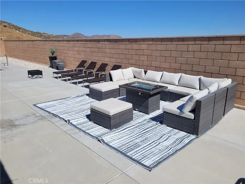 Rear yard living space with gas for barbeque