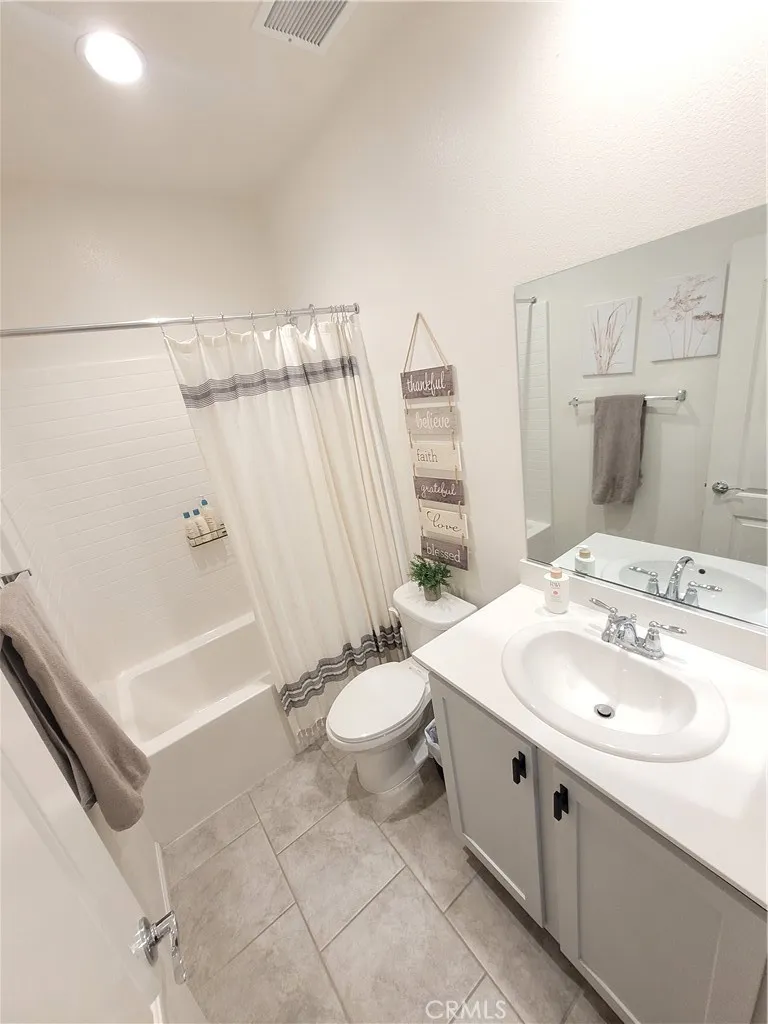 Downstairs bathroom 2