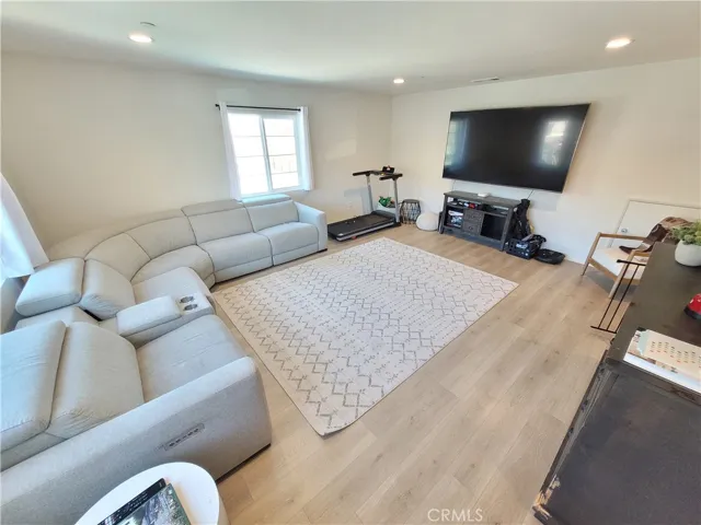 Second floor large loft/family room
