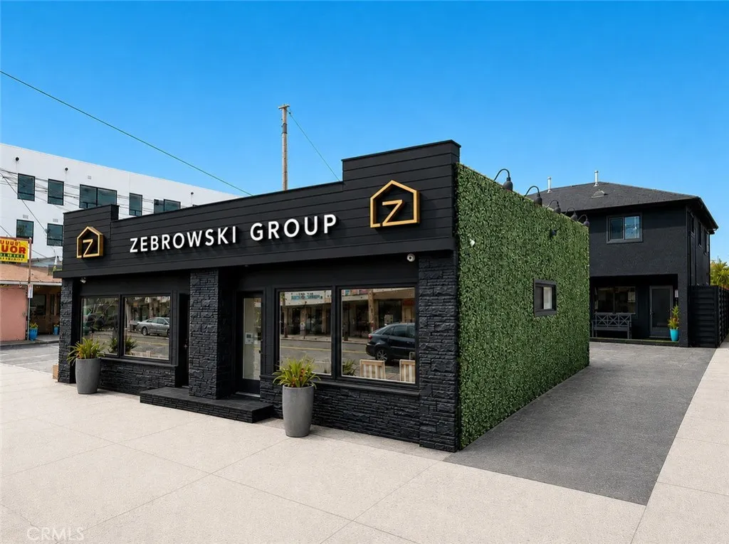 323 Culver Blvd
