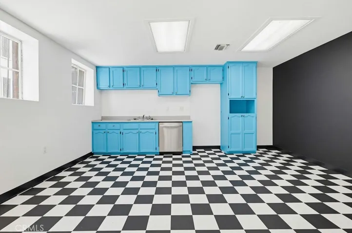 129 W 5th Street, Long Beach, California 90802