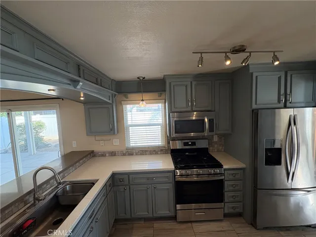 28561 Foxboro Lane, Highland, California 92346