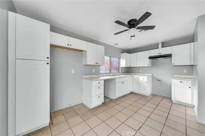 2820 E Avenue S S, Palmdale, California 93550