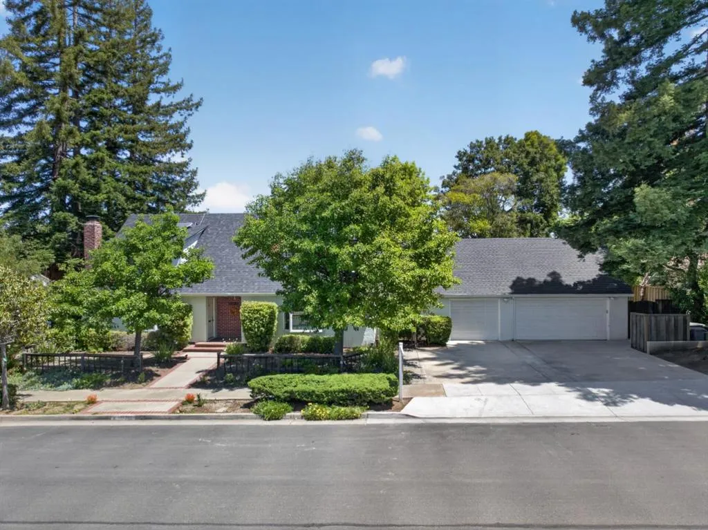 10380 Lockwood Dr