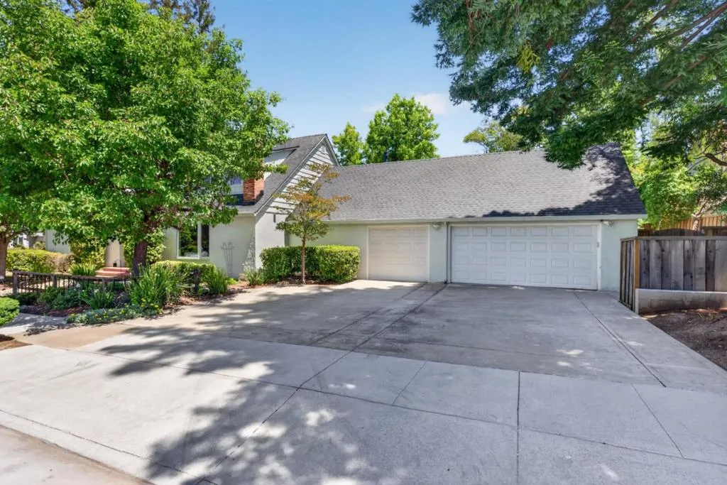 10380 Lockwood Drive, Cupertino, California 95014 — photo 4